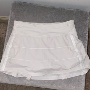 Womens white lululemon tennis skirt size 4 regular